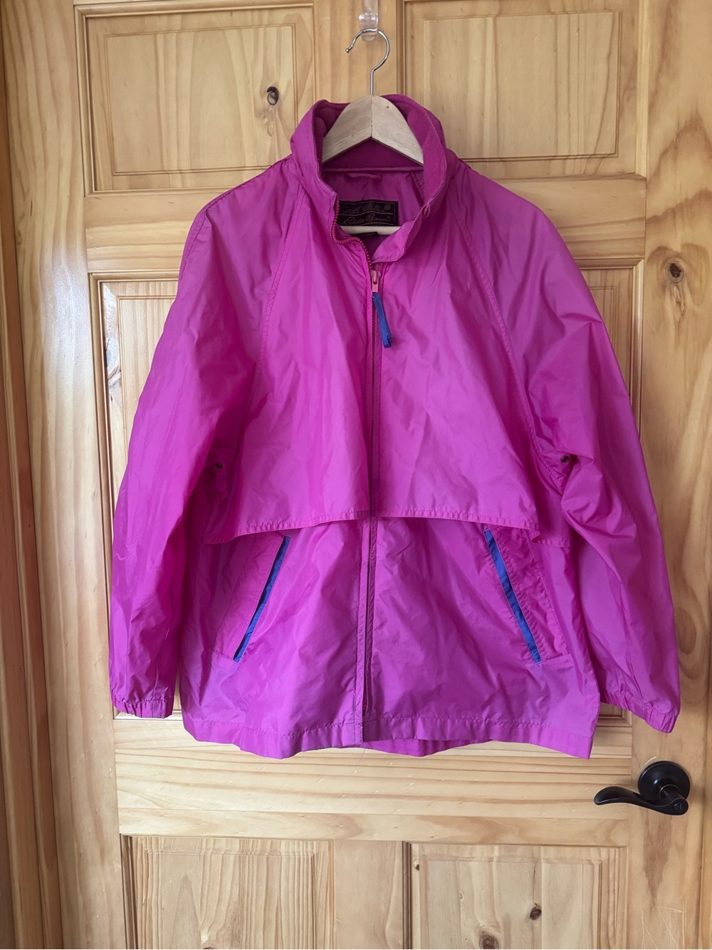 Eddie Bauer Vented Hot Pink Rain Jacket women’s size large